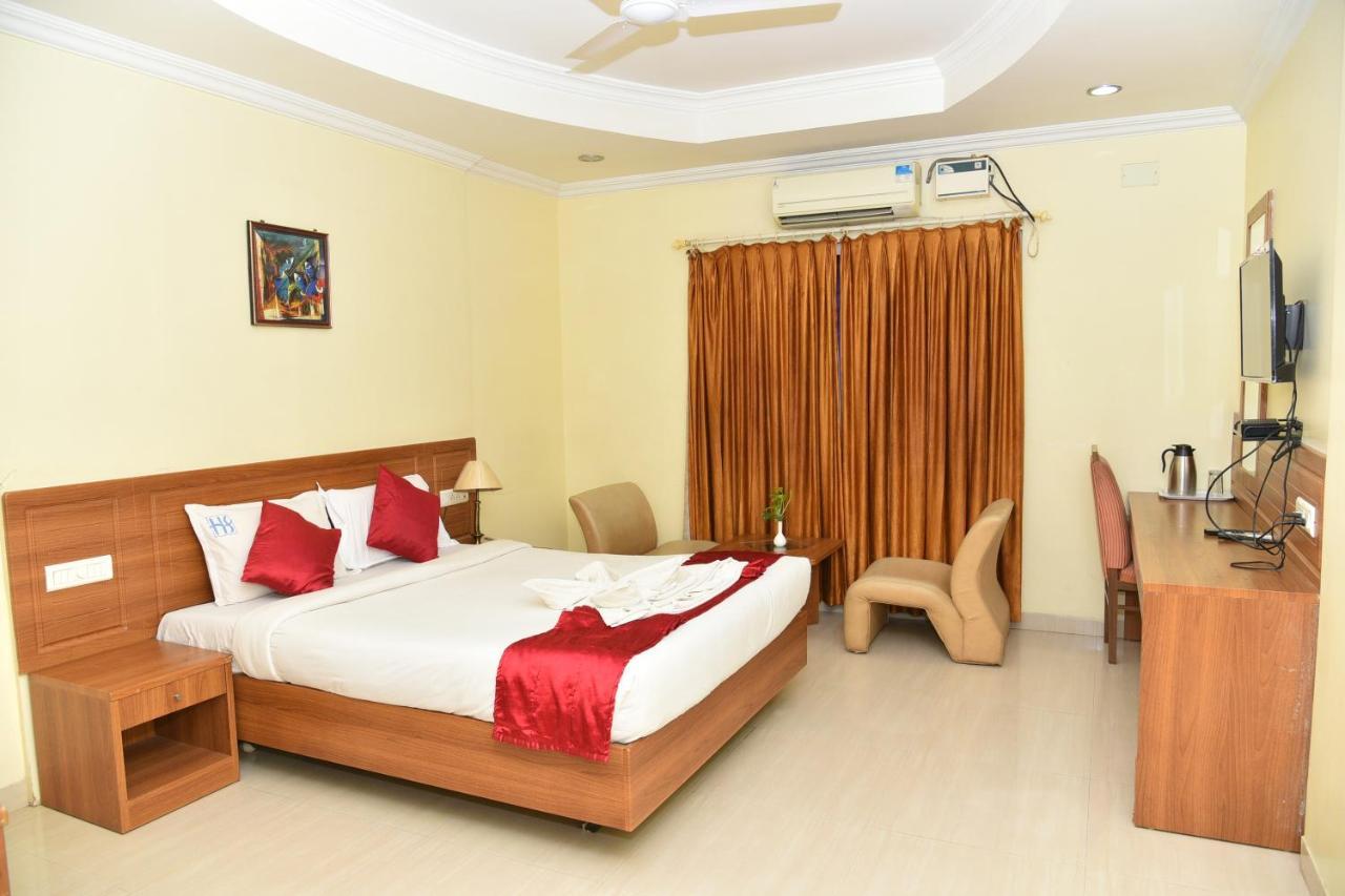 Hotel Sonas Tiruchirappalli Ngoại thất bức ảnh